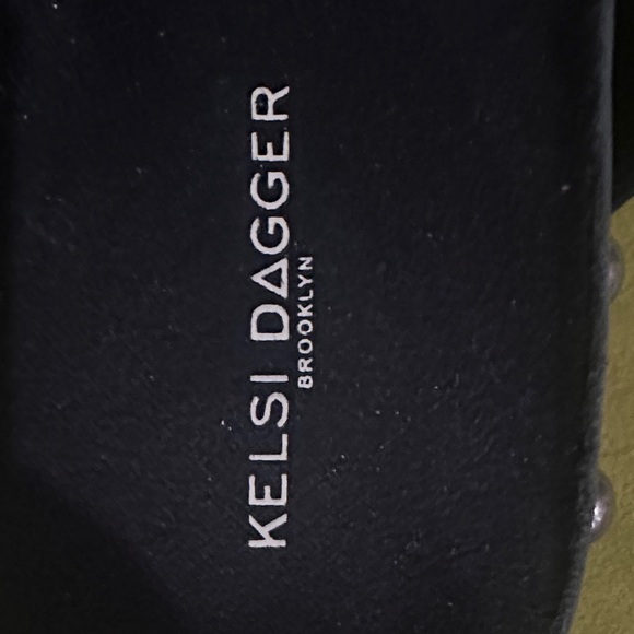 Kelsie Dagger Black Studded Sandals Size 9.5 NWOB - Picture 7 of 7